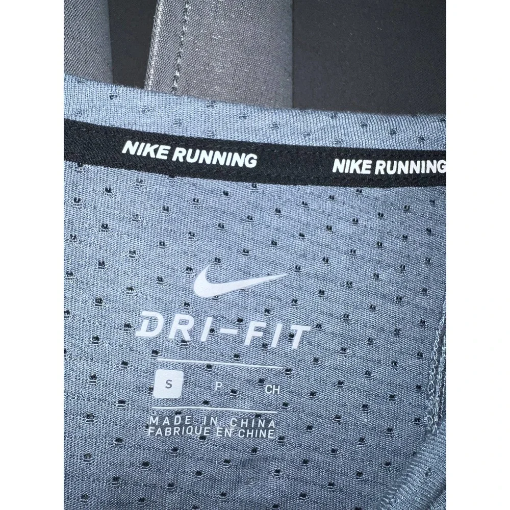 Nike Tank Top Size Small - Picture 3 of 3